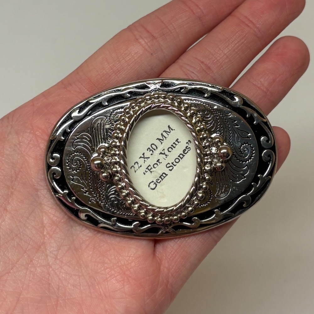Western Oval Belt Buckle Silver Tone Scroll Engraved 22x30mm Cabochon Setting